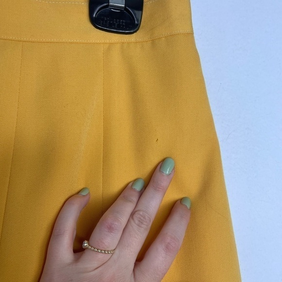 VINTAGE bright saturated yellow mini skirt - Picture 3 of 6